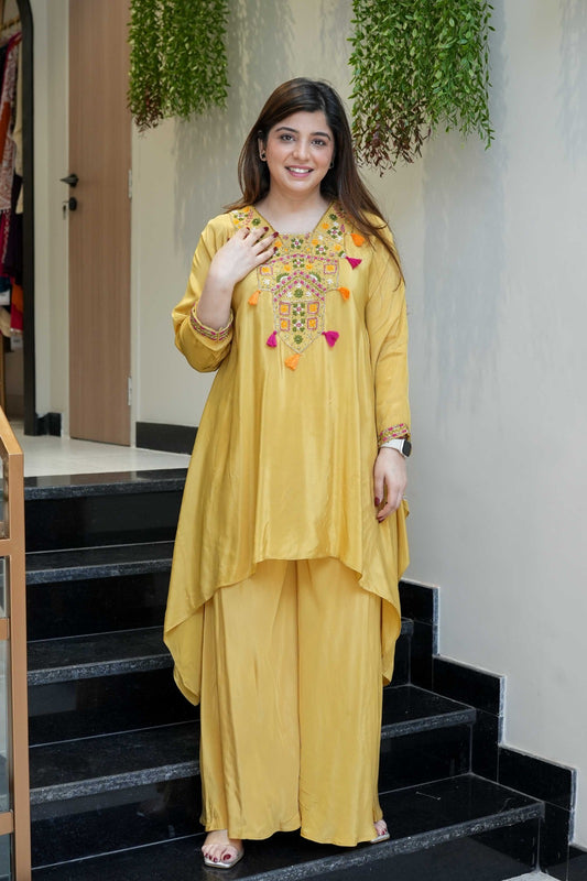 Shaani pure crepe hand work cordset.